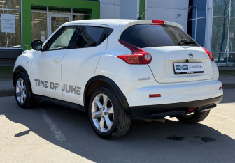 Подержанный автомобиль Nissan Juke 2012 года (7 фото)