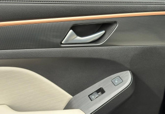 Подержанный автомобиль Haval Jolion 2023 года (16 фото)