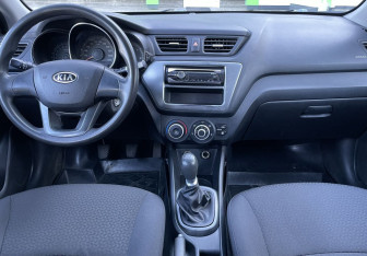 Подержанный автомобиль Kia Rio Sedan 2011 года (9 фото)
