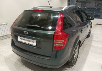 Подержанный автомобиль Kia Ceed Wagon 2008 года (6 фото)