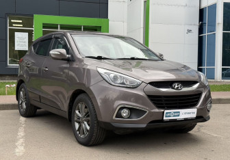 Подержанный автомобиль Hyundai ix35 2014 года (5 фото)