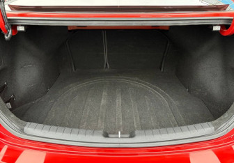 Подержанный автомобиль Hyundai Elantra Sedan 2016 года (19 фото)