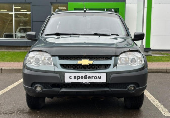 Подержанный автомобиль Chevrolet Niva 2012 года (2 фото)