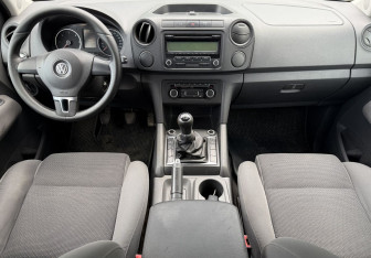 Подержанный автомобиль Volkswagen Amarok 2010 года (11 фото)