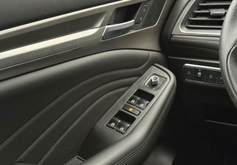 Подержанный автомобиль Haval F7 2021 года (16 фото)