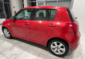 Подержанный автомобиль Suzuki Swift Hatchback 2007 года (7 фото)