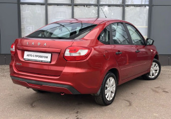 Подержанный автомобиль LADA (ВАЗ) Granta Liftback 2019 года (4 фото)