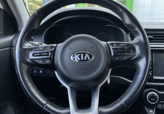 Подержанный автомобиль Kia Rio Hatchback 2019 года (15 фото)