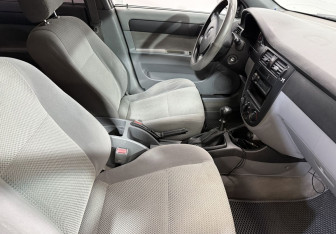 Подержанный автомобиль Chevrolet Lacetti Sedan 2008 года (10 фото)