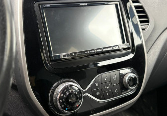 Подержанный автомобиль Renault Kaptur 2016 года (13 фото)