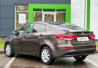 Подержанный автомобиль Kia Rio Sedan 2016 года (7 фото)