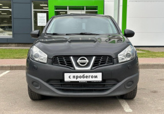 Подержанный автомобиль Nissan Qashqai 2010 года (2 фото)