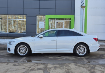 Подержанный автомобиль Audi A6 Sedan 2019 года (8 фото)