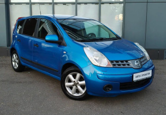 Подержанный автомобиль Nissan Note 2007 года (3 фото)