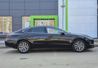 Подержанный автомобиль Hyundai Sonata 2019 года (4 фото)