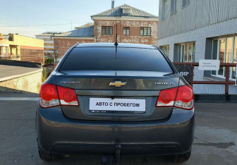 Подержанный автомобиль Chevrolet Cruze Sedan 2010 года (7 фото)