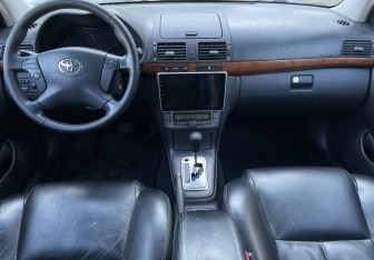 Подержанный автомобиль Toyota Avensis Sedan 2007 года (10 фото)