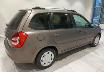 Подержанный автомобиль LADA (ВАЗ) Granta Wagon 2019 года (4 фото)