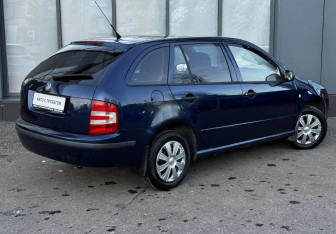 Подержанный автомобиль Skoda Fabia Wagon 2007 года (6 фото)