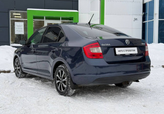 Подержанный автомобиль Skoda Rapid Liftback 2014 года (7 фото)