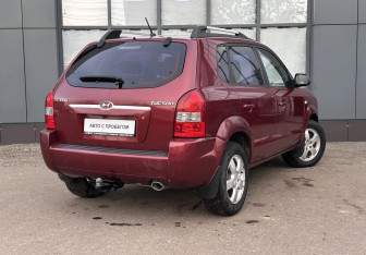 Подержанный автомобиль Hyundai Tucson 2008 года (4 фото)