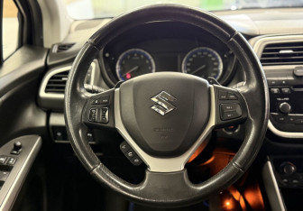 Подержанный автомобиль Suzuki SX4 Hatchback 2014 года (11 фото)