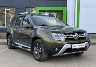 Подержанный автомобиль Renault Duster 2015 года (3 фото)