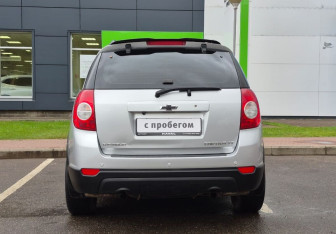 Подержанный автомобиль Chevrolet Captiva 2012 года (6 фото)