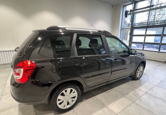 Подержанный автомобиль LADA (ВАЗ) Granta Wagon 2021 года (7 фото)