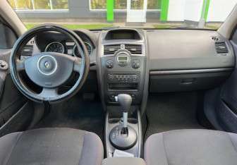 Подержанный автомобиль Renault Megane Sedan 2007 года (9 фото)
