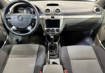 Подержанный автомобиль Chevrolet Lacetti Wagon 2011 года (9 фото)