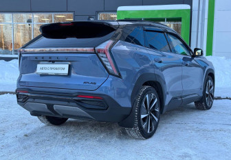 Подержанный автомобиль Geely Atlas 2023 года (4 фото)