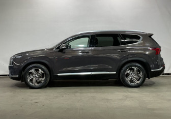 Подержанный автомобиль Hyundai Santa Fe 2021 года (8 фото)