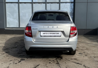 Подержанный автомобиль LADA (ВАЗ) Granta Sedan 2021 года (7 фото)