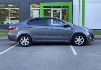 Подержанный автомобиль Kia Rio Sedan 2012 года (4 фото)