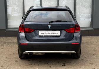 Подержанный автомобиль BMW X1 2012 года (7 фото)