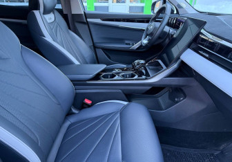 Подержанный автомобиль Geely Atlas 2023 года (9 фото)