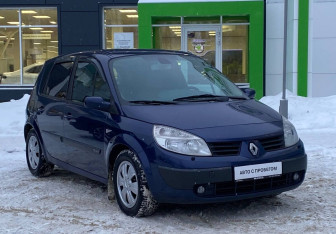 Подержанный автомобиль Renault Scenic 2005 года (3 фото)