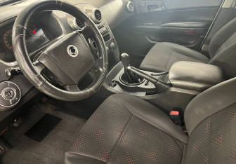 Подержанный автомобиль SsangYong Actyon 2010 года (10 фото)