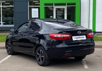 Подержанный автомобиль Kia Rio Sedan 2012 года (7 фото)