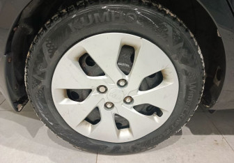 Подержанный автомобиль Kia Rio Sedan 2013 года (16 фото)