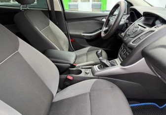 Подержанный автомобиль Ford Focus Hatchback 2013 года (10 фото)