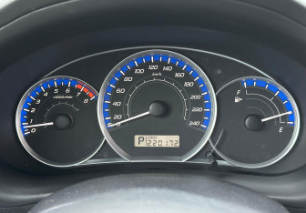 Подержанный автомобиль Subaru Forester Suv 2011 года (13 фото)