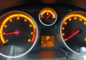 Подержанный автомобиль Opel Corsa 2010 года (15 фото)