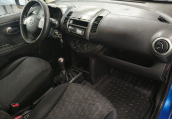 Подержанный автомобиль Nissan Note 2007 года (11 фото)