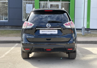 Подержанный автомобиль Nissan X-Trail 2015 года (6 фото)