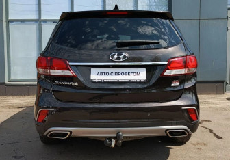 Подержанный автомобиль Hyundai Santa Fe 2016 года (7 фото)