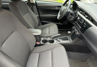 Подержанный автомобиль Toyota Corolla Sedan 2014 года (10 фото)