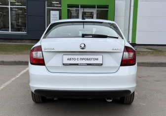 Подержанный автомобиль Skoda Rapid Liftback 2019 года (6 фото)