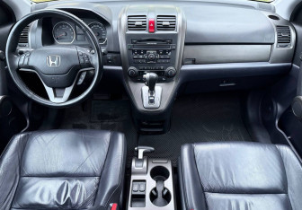 Подержанный автомобиль Honda CR-V 2010 года (11 фото)